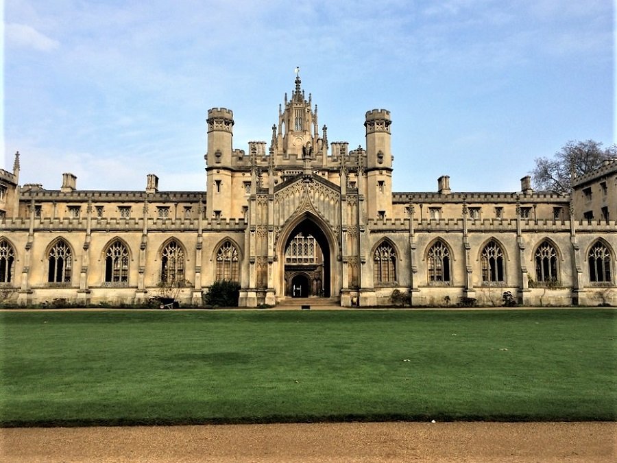 В следующем учебном году Кембридж переводит все лекции в онлайн-формат