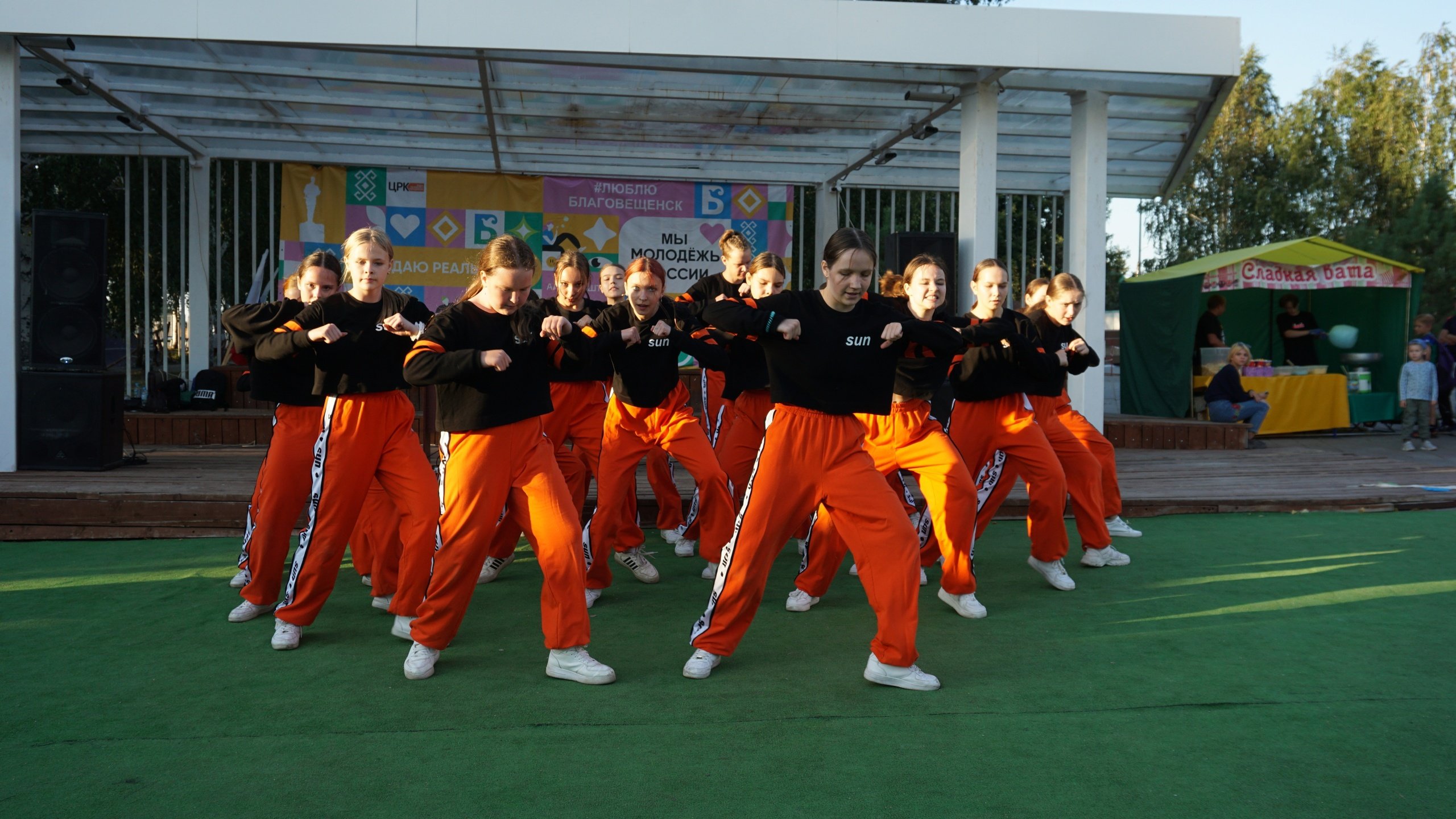 ОМК поддержала фестиваль танца в Благовещенске